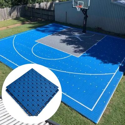 Piastrelle sportive modulari a riduzione del rumore per cortile da basket 3x3 nel cortile di cortile