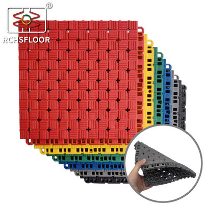 Piastrelle sportive modulari da 250x250 mm, piastrelle di pavimento di plastica interconnesse