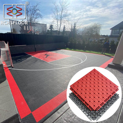 Piastrelle sportive modulari per cortile di basket per cortile di retro Piastrelle per pavimenti per pallavolo TPE